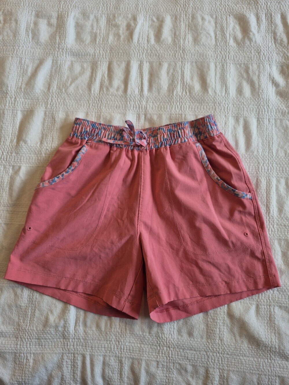 Columbia PFG girls medium or 10/12 pink with blue & pink trim 2 pockets VGUC